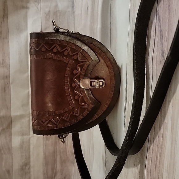 Vintage Handbags - Vintage Leather  Crossbody Purse